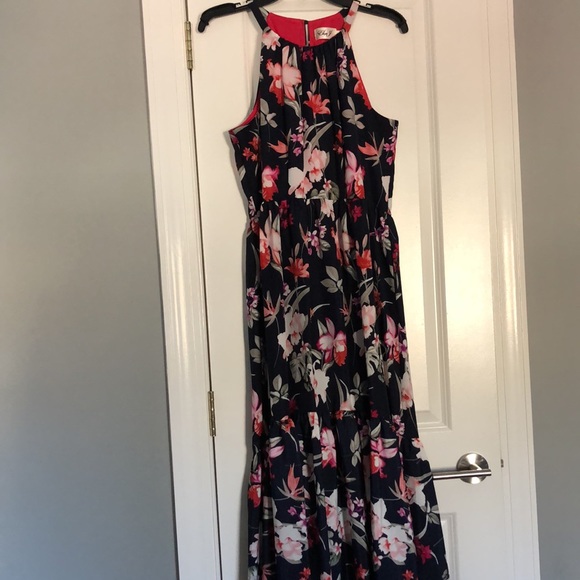 Floral Long Dress. - Picture 2 of 4